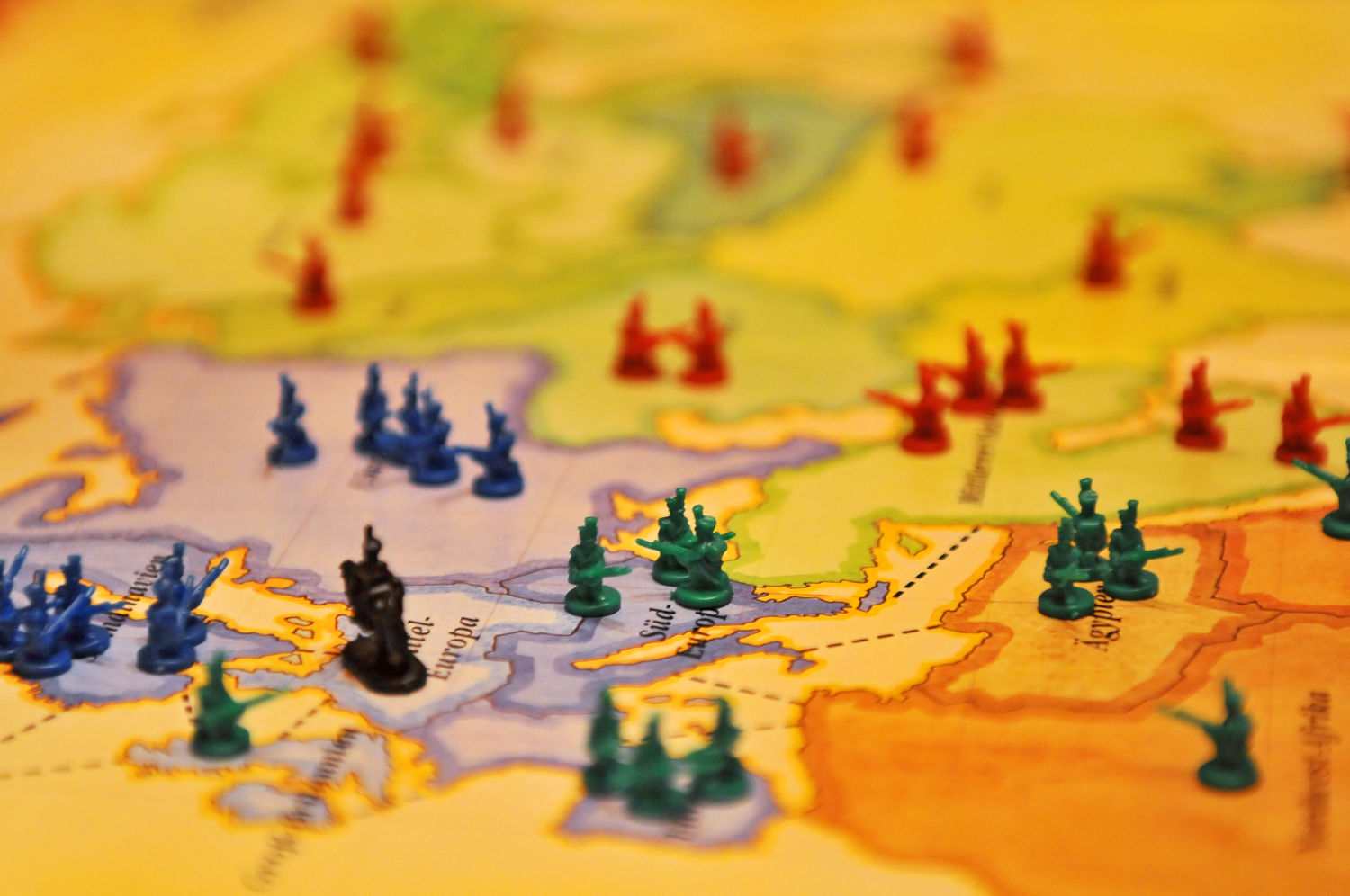 Playing risk for project management